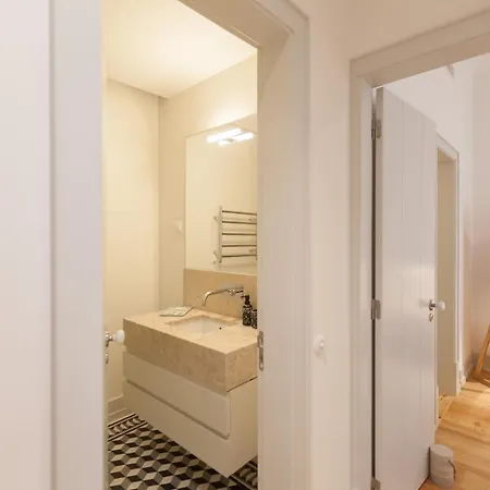Flh Bacalhoeiros Spacious Appartamento Lisbona