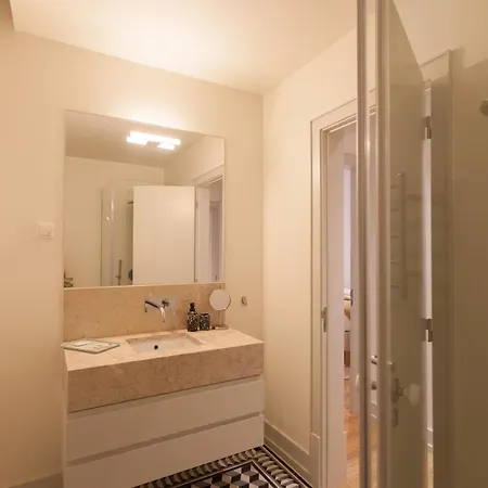 Flh Bacalhoeiros Spacious Apartment